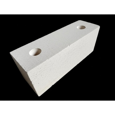 comprare Mattone refrattario ad alta allumina con superficie liscia e porosità inferiore al 22% adatto per applicazioni ad alta temperatura online manufacture